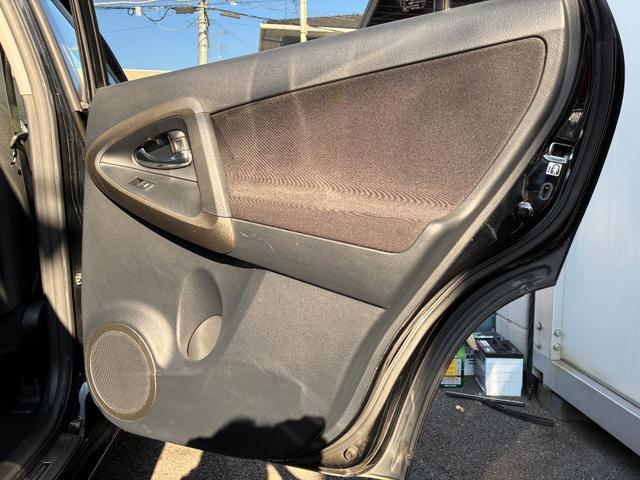 ヴァンガード ２４０Ｓ　Ｓパッケージ　４ＷＤ・７インチナビ・Ｂカメラ・ＥＴＣ・純正ドラレコ・ＤＶＤ再生・Ｂｌｕｅｔｏｏｔｈ接続・フルセグＴＶ・純正サイドバイザー・純正フロアマット・純正アルミ・ステリモ・クルコン・横滑り防止・電動格納ミラー（65枚目）