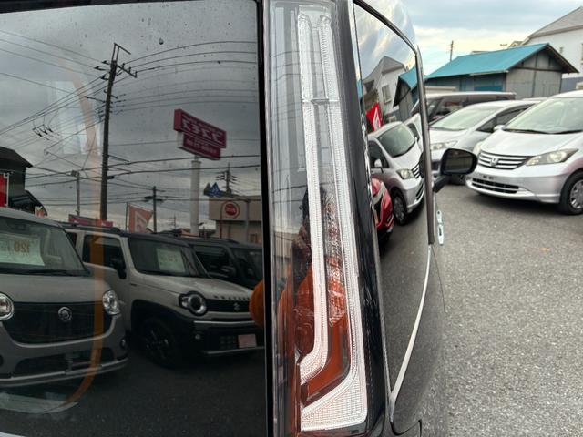 ルーミー カスタムＧ－Ｔ　ワンオーナー／９インチナビ／バックカメラ／ＥＴＣ／フルセグ／Ｂｌｕｅｔｏｏｔｈ／ＤＶＤ再生／両側パワースライドドア／クルーズコントロール／ＬＲシートヒーター／衝突軽減／横滑り防止／コーナーセンサー（17枚目）