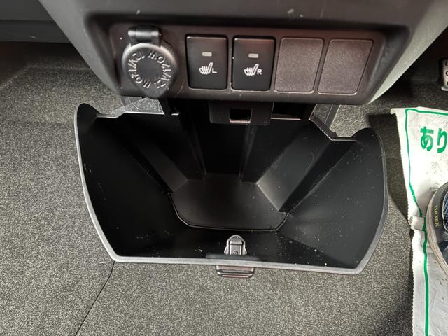 ルーミー カスタムＧ－Ｔ　ワンオーナー／９インチナビ／バックカメラ／ＥＴＣ／フルセグ／Ｂｌｕｅｔｏｏｔｈ／ＤＶＤ再生／両側パワースライドドア／クルーズコントロール／ＬＲシートヒーター／衝突軽減／横滑り防止／コーナーセンサー（56枚目）