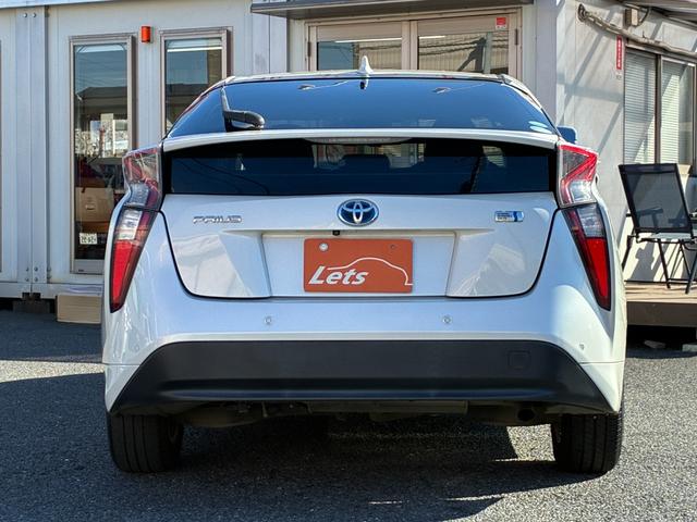 プリウス Ｓセーフティプラス　純正ナビ／ＥＴＣ／バックカメラ／前後ドラレコ／フルセグ／ＣＤ・ＤＶＤ／Ｂｌｕｅｔｏｏｔｈ／車線逸脱防止／クリアランスソナー／パーキングアシスト／オートハイビーム／横滑り防止／／スペアキー／取説／保証書（12枚目）