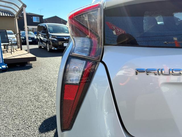 プリウス Ｓセーフティプラス　純正ナビ／ＥＴＣ／バックカメラ／前後ドラレコ／フルセグ／ＣＤ・ＤＶＤ／Ｂｌｕｅｔｏｏｔｈ／車線逸脱防止／クリアランスソナー／パーキングアシスト／オートハイビーム／横滑り防止／／スペアキー／取説／保証書（15枚目）