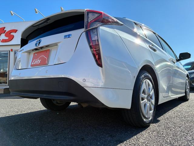 プリウス Ｓセーフティプラス　純正ナビ／ＥＴＣ／バックカメラ／前後ドラレコ／フルセグ／ＣＤ・ＤＶＤ／Ｂｌｕｅｔｏｏｔｈ／車線逸脱防止／クリアランスソナー／パーキングアシスト／オートハイビーム／横滑り防止／／スペアキー／取説／保証書（16枚目）