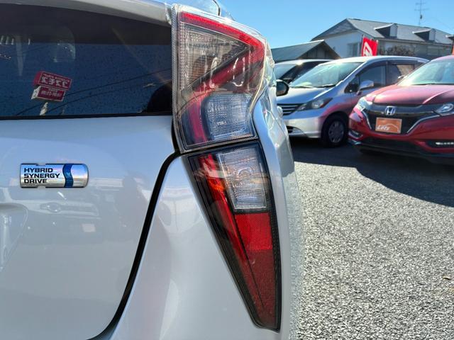 プリウス Ｓセーフティプラス　純正ナビ／ＥＴＣ／バックカメラ／前後ドラレコ／フルセグ／ＣＤ・ＤＶＤ／Ｂｌｕｅｔｏｏｔｈ／車線逸脱防止／クリアランスソナー／パーキングアシスト／オートハイビーム／横滑り防止／／スペアキー／取説／保証書（17枚目）