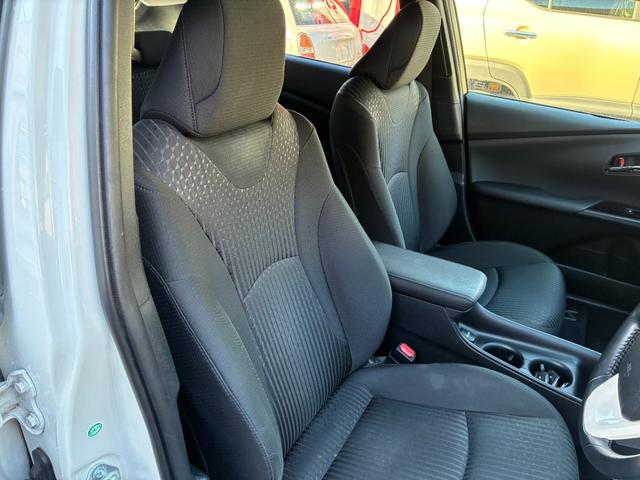 プリウス Ｓセーフティプラス　純正ナビ／ＥＴＣ／バックカメラ／前後ドラレコ／フルセグ／ＣＤ・ＤＶＤ／Ｂｌｕｅｔｏｏｔｈ／車線逸脱防止／クリアランスソナー／パーキングアシスト／オートハイビーム／横滑り防止／／スペアキー／取説／保証書（38枚目）