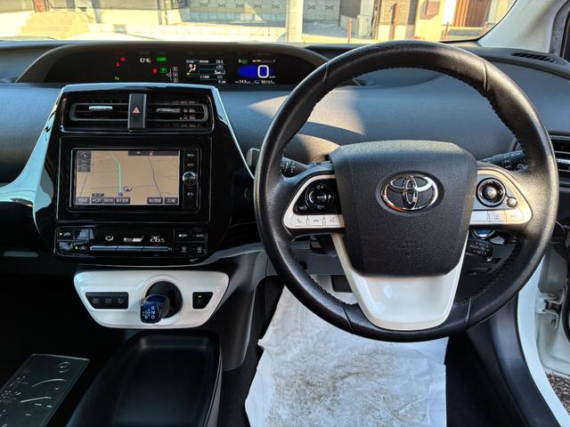 プリウス Ｓセーフティプラス　純正ナビ／ＥＴＣ／バックカメラ／前後ドラレコ／フルセグ／ＣＤ・ＤＶＤ／Ｂｌｕｅｔｏｏｔｈ／車線逸脱防止／クリアランスソナー／パーキングアシスト／オートハイビーム／横滑り防止／／スペアキー／取説／保証書（39枚目）