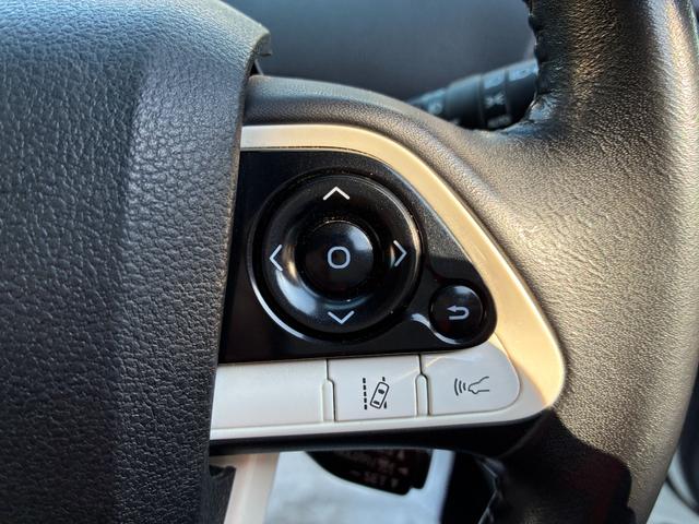 プリウス Ｓセーフティプラス　純正ナビ／ＥＴＣ／バックカメラ／前後ドラレコ／フルセグ／ＣＤ・ＤＶＤ／Ｂｌｕｅｔｏｏｔｈ／車線逸脱防止／クリアランスソナー／パーキングアシスト／オートハイビーム／横滑り防止／／スペアキー／取説／保証書（42枚目）