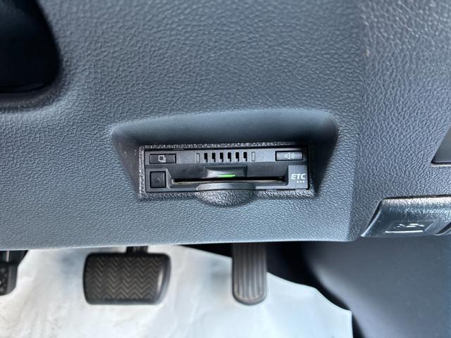 プリウス Ｓセーフティプラス　純正ナビ／ＥＴＣ／バックカメラ／前後ドラレコ／フルセグ／ＣＤ・ＤＶＤ／Ｂｌｕｅｔｏｏｔｈ／車線逸脱防止／クリアランスソナー／パーキングアシスト／オートハイビーム／横滑り防止／／スペアキー／取説／保証書（45枚目）