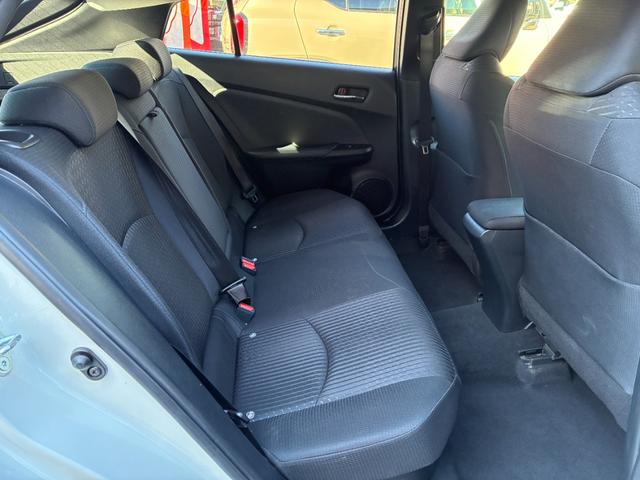 プリウス Ｓセーフティプラス　純正ナビ／ＥＴＣ／バックカメラ／前後ドラレコ／フルセグ／ＣＤ・ＤＶＤ／Ｂｌｕｅｔｏｏｔｈ／車線逸脱防止／クリアランスソナー／パーキングアシスト／オートハイビーム／横滑り防止／／スペアキー／取説／保証書（58枚目）