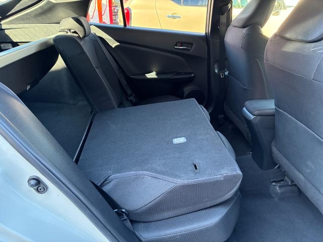 プリウス Ｓセーフティプラス　純正ナビ／ＥＴＣ／バックカメラ／前後ドラレコ／フルセグ／ＣＤ・ＤＶＤ／Ｂｌｕｅｔｏｏｔｈ／車線逸脱防止／クリアランスソナー／パーキングアシスト／オートハイビーム／横滑り防止／／スペアキー／取説／保証書（60枚目）