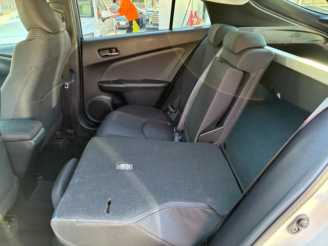 プリウス Ｓセーフティプラス　純正ナビ／ＥＴＣ／バックカメラ／前後ドラレコ／フルセグ／ＣＤ・ＤＶＤ／Ｂｌｕｅｔｏｏｔｈ／車線逸脱防止／クリアランスソナー／パーキングアシスト／オートハイビーム／横滑り防止／／スペアキー／取説／保証書（64枚目）