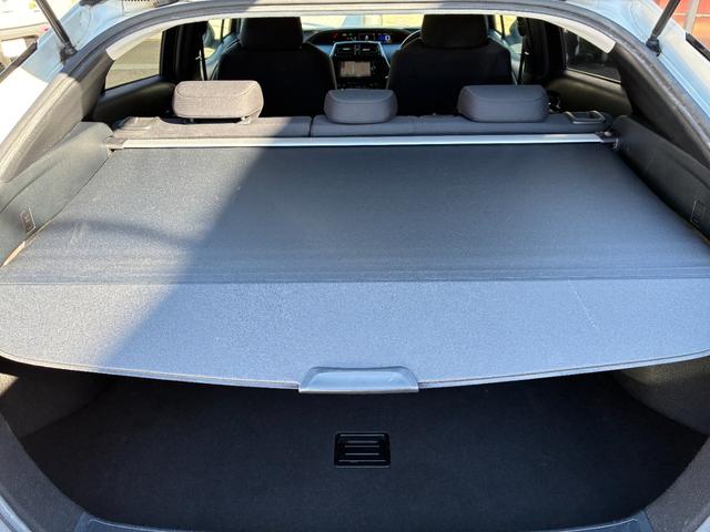 プリウス Ｓセーフティプラス　純正ナビ／ＥＴＣ／バックカメラ／前後ドラレコ／フルセグ／ＣＤ・ＤＶＤ／Ｂｌｕｅｔｏｏｔｈ／車線逸脱防止／クリアランスソナー／パーキングアシスト／オートハイビーム／横滑り防止／／スペアキー／取説／保証書（66枚目）