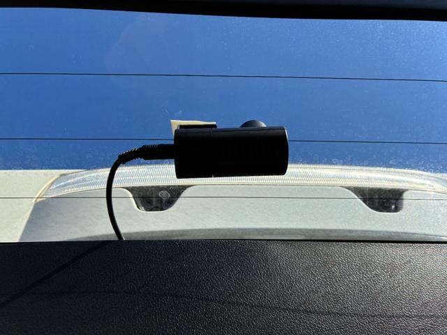 プリウス Ｓセーフティプラス　純正ナビ／ＥＴＣ／バックカメラ／前後ドラレコ／フルセグ／ＣＤ・ＤＶＤ／Ｂｌｕｅｔｏｏｔｈ／車線逸脱防止／クリアランスソナー／パーキングアシスト／オートハイビーム／横滑り防止／／スペアキー／取説／保証書（69枚目）