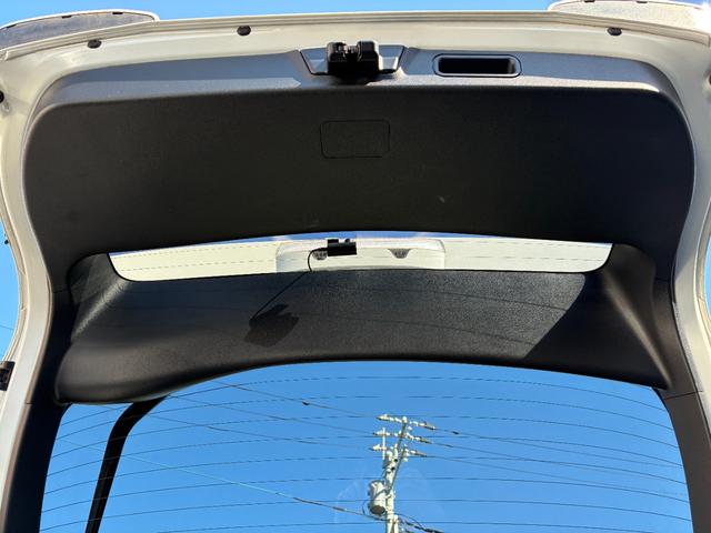 プリウス Ｓセーフティプラス　純正ナビ／ＥＴＣ／バックカメラ／前後ドラレコ／フルセグ／ＣＤ・ＤＶＤ／Ｂｌｕｅｔｏｏｔｈ／車線逸脱防止／クリアランスソナー／パーキングアシスト／オートハイビーム／横滑り防止／／スペアキー／取説／保証書（70枚目）