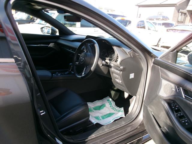 MAZDA3ファストバック 20S Lパッケージ ユーザー買取車/マツダコネクトナビ/TV/DVD/ETC/全方位モニター/BOSEサウンド12スピーカー/純正フルエアロ/衝突軽減装置/追従クルコン/シートヒーター/黒革シート/ローダウン(34枚目)