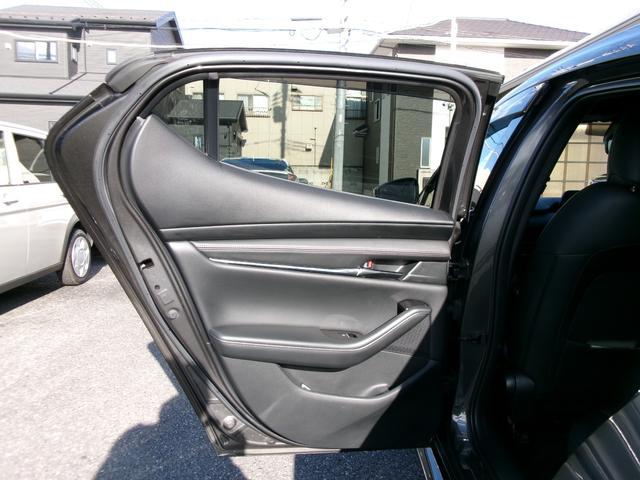 MAZDA3ファストバック 20S Lパッケージ ユーザー買取車/マツダコネクトナビ/TV/DVD/ETC/全方位モニター/BOSEサウンド12スピーカー/純正フルエアロ/衝突軽減装置/追従クルコン/シートヒーター/黒革シート/ローダウン(64枚目)