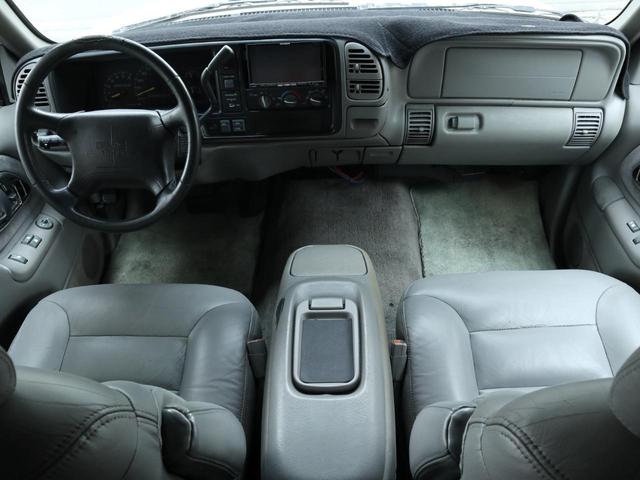 ＧＭＣ Ｋ－１５００ ベースグレード　Ｋ－１５００　エクストラキャブ　４ＷＤ　シボレーフェイス変更　リフトアップ　ＸＥＮＯＮオーバーフェンダー　ヘッドライナー　ヒッチメンバー　令和５年整備時交換部品あり　オールペン　ホイールチッピング塗装（5枚目）