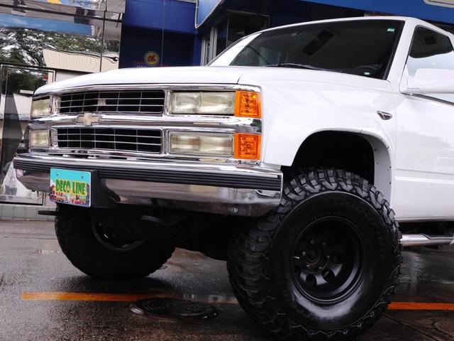 ＧＭＣ Ｋ－１５００ ベースグレード　Ｋ－１５００　エクストラキャブ　４ＷＤ　シボレーフェイス変更　リフトアップ　ＸＥＮＯＮオーバーフェンダー　ヘッドライナー　ヒッチメンバー　令和５年整備時交換部品あり　オールペン　ホイールチッピング塗装（12枚目）