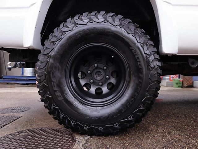 ＧＭＣ Ｋ－１５００ ベースグレード　Ｋ－１５００　エクストラキャブ　４ＷＤ　シボレーフェイス変更　リフトアップ　ＸＥＮＯＮオーバーフェンダー　ヘッドライナー　ヒッチメンバー　令和５年整備時交換部品あり　オールペン　ホイールチッピング塗装（26枚目）