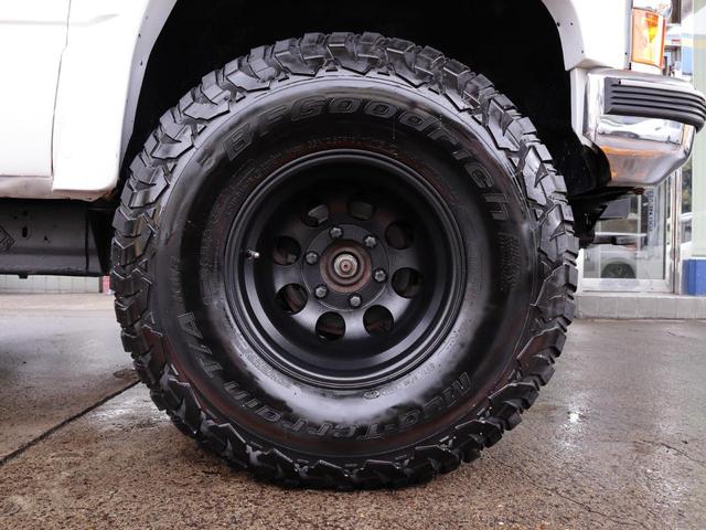 ＧＭＣ Ｋ－１５００ ベースグレード　Ｋ－１５００　エクストラキャブ　４ＷＤ　シボレーフェイス変更　リフトアップ　ＸＥＮＯＮオーバーフェンダー　ヘッドライナー　ヒッチメンバー　令和５年整備時交換部品あり　オールペン　ホイールチッピング塗装（27枚目）