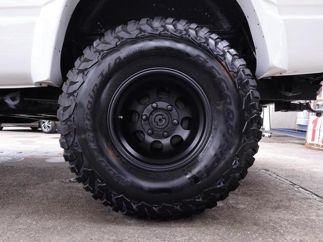 ＧＭＣ Ｋ－１５００ ベースグレード　Ｋ－１５００　エクストラキャブ　４ＷＤ　シボレーフェイス変更　リフトアップ　ＸＥＮＯＮオーバーフェンダー　ヘッドライナー　ヒッチメンバー　令和５年整備時交換部品あり　オールペン　ホイールチッピング塗装（28枚目）