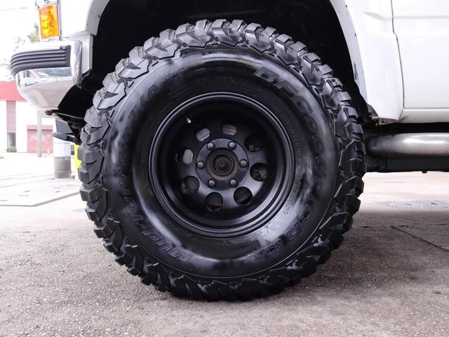 ＧＭＣ Ｋ－１５００ ベースグレード　Ｋ－１５００　エクストラキャブ　４ＷＤ　シボレーフェイス変更　リフトアップ　ＸＥＮＯＮオーバーフェンダー　ヘッドライナー　ヒッチメンバー　令和５年整備時交換部品あり　オールペン　ホイールチッピング塗装（29枚目）