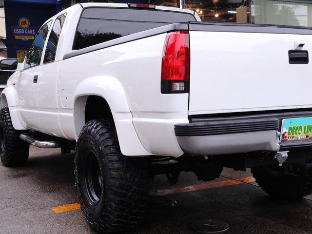 ＧＭＣ Ｋ－１５００ ベースグレード　Ｋ－１５００　エクストラキャブ　４ＷＤ　シボレーフェイス変更　リフトアップ　ＸＥＮＯＮオーバーフェンダー　ヘッドライナー　ヒッチメンバー　令和５年整備時交換部品あり　オールペン　ホイールチッピング塗装（36枚目）