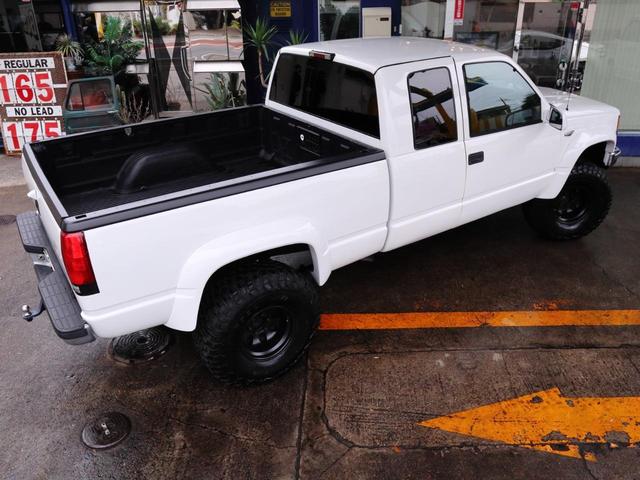 ＧＭＣ Ｋ－１５００ ベースグレード　Ｋ－１５００　エクストラキャブ　４ＷＤ　シボレーフェイス変更　リフトアップ　ＸＥＮＯＮオーバーフェンダー　ヘッドライナー　ヒッチメンバー　令和５年整備時交換部品あり　オールペン　ホイールチッピング塗装（39枚目）