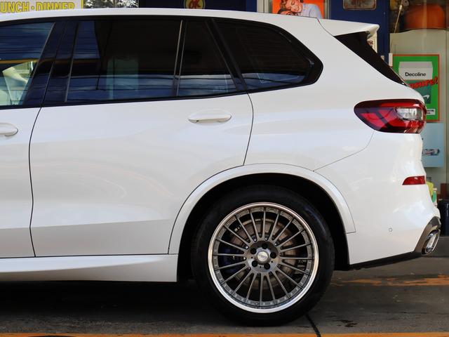Ｘ５ ｘＤｒｉｖｅ　３５ｄ　Ｍスポーツ　電子制御アダプティブサスペンション　パノラマサンルーフ　ハーマンカードン　ミネラルホワイト　ブラウン内装　ＡＣシュニッツァーフロントスポイラー　ＴＷＳ２１インチ　Ｍドアミラー　オートテールゲート（13枚目）
