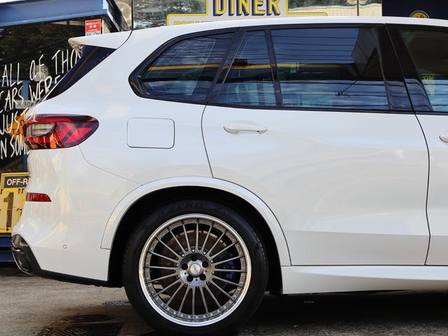 Ｘ５ ｘＤｒｉｖｅ　３５ｄ　Ｍスポーツ　電子制御アダプティブサスペンション　パノラマサンルーフ　ハーマンカードン　ミネラルホワイト　ブラウン内装　ＡＣシュニッツァーフロントスポイラー　ＴＷＳ２１インチ　Ｍドアミラー　オートテールゲート（14枚目）