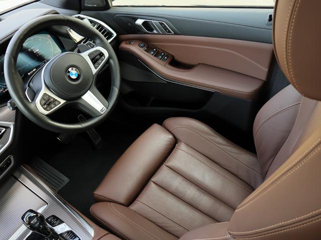 Ｘ５ ｘＤｒｉｖｅ　３５ｄ　Ｍスポーツ　電子制御アダプティブサスペンション　パノラマサンルーフ　ハーマンカードン　ミネラルホワイト　ブラウン内装　ＡＣシュニッツァーフロントスポイラー　ＴＷＳ２１インチ　Ｍドアミラー　オートテールゲート（40枚目）