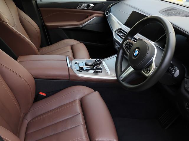 Ｘ５ ｘＤｒｉｖｅ　３５ｄ　Ｍスポーツ　電子制御アダプティブサスペンション　パノラマサンルーフ　ハーマンカードン　ミネラルホワイト　ブラウン内装　ＡＣシュニッツァーフロントスポイラー　ＴＷＳ２１インチ　Ｍドアミラー　オートテールゲート（44枚目）