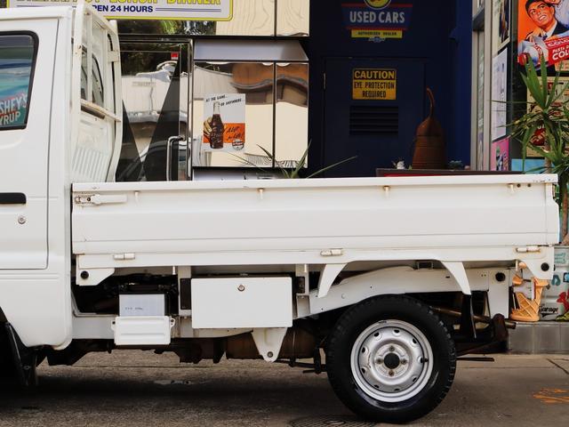 キャリイトラック キンタロウWA 金太郎ダンプ4WD 5速+EL パートタイム4WD(後輪駆動ベース) NEWタイヤ装着 取説記録簿 検令和8年9月 ドアバイザー サイドシルスカッフ リヤゲートチェーン デフロック アクセルロック(15枚目)