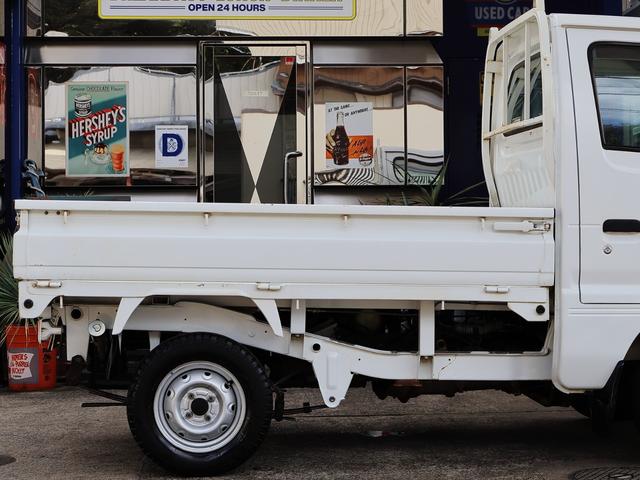 キャリイトラック キンタロウWA 金太郎ダンプ4WD 5速+EL パートタイム4WD(後輪駆動ベース) NEWタイヤ装着 取説記録簿 検令和8年9月 ドアバイザー サイドシルスカッフ リヤゲートチェーン デフロック アクセルロック(16枚目)