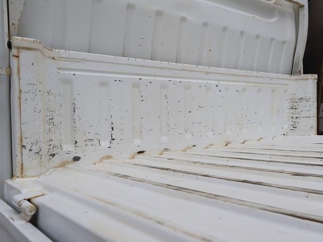 キャリイトラック キンタロウWA 金太郎ダンプ4WD 5速+EL パートタイム4WD(後輪駆動ベース) NEWタイヤ装着 取説記録簿 検令和8年9月 ドアバイザー サイドシルスカッフ リヤゲートチェーン デフロック アクセルロック(40枚目)