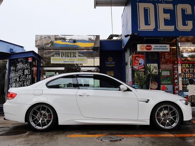 Ｍ３ Ｍ３クーペ　Ｇ－ＰＯＷＥＲ　ＳＫＩスーパーチャージャーシステム　ＥＮＤＬＥＳＳレーシングＭＯＮＯブレーキ　アラゴスタ車高調×エアサス　３Ｄデザイン　ＨＫＳ　ＣＡＭＰ２　　ワンオフマフラー（16枚目）