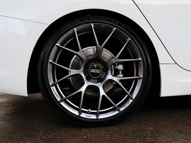 ＢＢＳ　ＲＥ−Ｖ７　１９インチ　ダイヤモンドブラック（￥６００．０００−）ミシュランパイロットスポーツ５（￥２００．０００−）渋すぎます！ワンピースのプラチナブラックが足元を輝かせます。