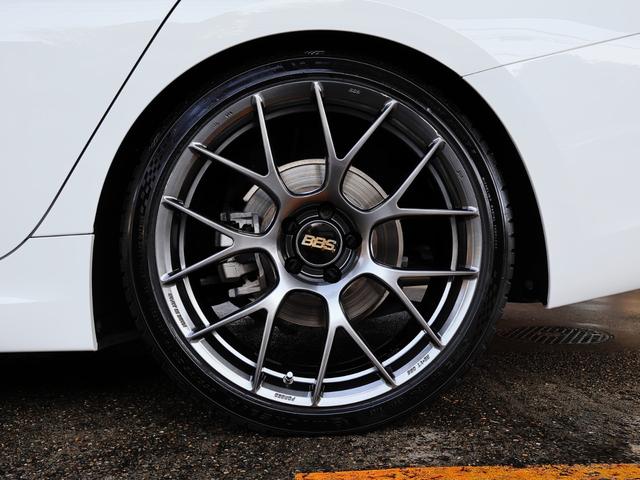 ＢＢＳ　ＲＥ−Ｖ７　１９インチ　ダイヤモンドブラック（￥６００．０００−）ミシュランパイロットスポーツ５（￥２００．０００−）渋すぎます！ワンピースのプラチナブラックが足元を輝かせます。