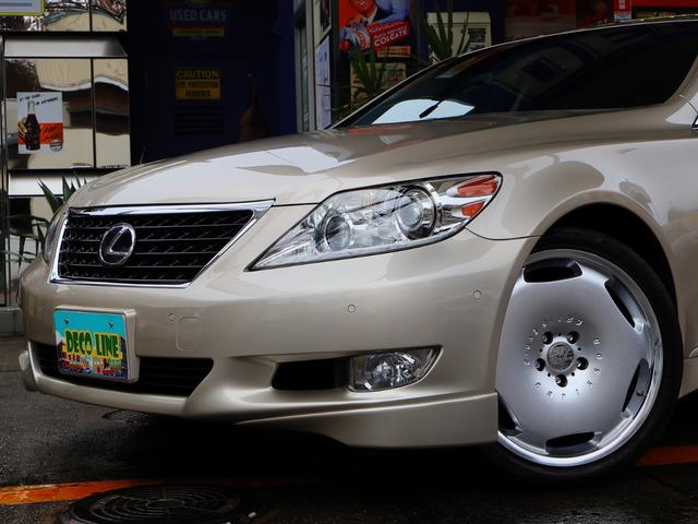 ＬＳ ＬＳ４６０　バージョンＳＺ　中期　Ｃａｒｌｓｓｏｎ２０インチ　ＳＲ　Ｓクロージャ―　アルカンタラルーフライナーＦＳＲスカート＆Ｔスポイラー　Ｐサウンド　黒革シート　シートヒーター＆ベンチレーション　Ａトランク（6枚目）