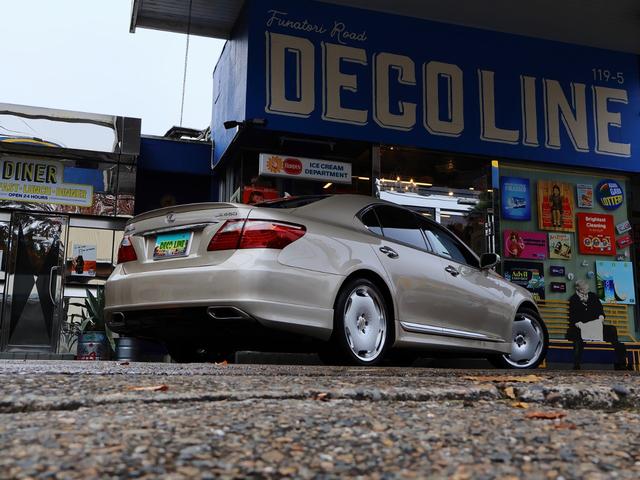 ＬＳ ＬＳ４６０　バージョンＳＺ　中期　Ｃａｒｌｓｓｏｎ２０インチ　ＳＲ　Ｓクロージャ―　アルカンタラルーフライナーＦＳＲスカート＆Ｔスポイラー　Ｐサウンド　黒革シート　シートヒーター＆ベンチレーション　Ａトランク（9枚目）