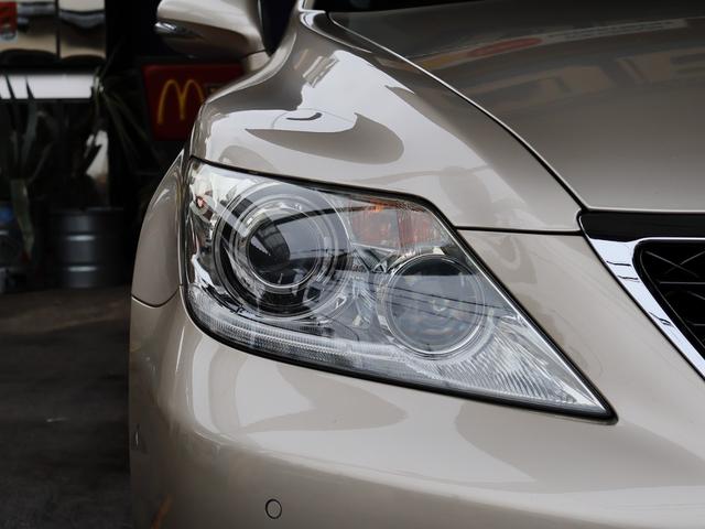 ＬＳ ＬＳ４６０　バージョンＳＺ　中期　Ｃａｒｌｓｓｏｎ２０インチ　ＳＲ　Ｓクロージャ―　アルカンタラルーフライナーＦＳＲスカート＆Ｔスポイラー　Ｐサウンド　黒革シート　シートヒーター＆ベンチレーション　Ａトランク（33枚目）