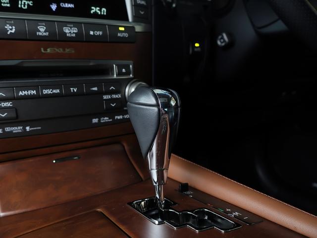 ＬＳ ＬＳ４６０　バージョンＳＺ　中期　Ｃａｒｌｓｓｏｎ２０インチ　ＳＲ　Ｓクロージャ―　アルカンタラルーフライナーＦＳＲスカート＆Ｔスポイラー　Ｐサウンド　黒革シート　シートヒーター＆ベンチレーション　Ａトランク（62枚目）