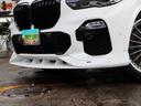 Ｘ５ ｘＤｒｉｖｅ　３５ｄ　Ｍスポーツ　電子制御アダプティブサスペンション　パノラマサンルーフ　ハーマンカードン　ミネラルホワイト　ブラウン内装　ＡＣシュニッツァーフロントスポイラー　ＴＷＳ２１インチ　Ｍドアミラー　オートテールゲート（4枚目）