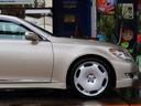 ＬＳ４６０　バージョンＳＺ　中期　Ｃａｒｌｓｓｏｎ２０インチ　ＳＲ　Ｓクロージャ―　アルカンタラルーフライナーＦＳＲスカート＆Ｔスポイラー　Ｐサウンド　黒革シート　シートヒーター＆ベンチレーション　Ａトランク（17枚目）