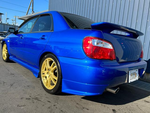 インプレッサ ＷＲＸ　４ドア２．０ＷＲＸ　４ＷＤ　ターボ　５速マニュアル　走行７０００キロ　ワンオーナー　ＷＲブルーマイカ　ＴＥＩＮ車高調　クスコタワーバー　禁煙車　ＧＤＢ用１７ＡＷ（10枚目）