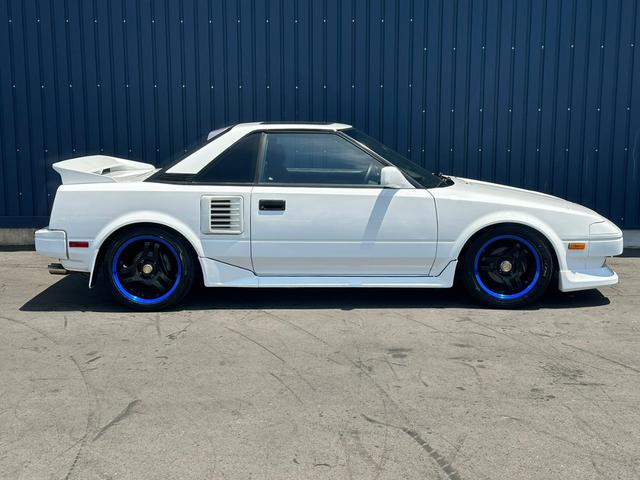 米国トヨタその他 　ＵＳトヨタ　ＭＲ２　左ハンドル　６速マニュアル　ＡＷ１１　ＸＹＺ車高調　レカロシート　フジツボマフラー　後期型テール・ハイマウント付リアウィング　タイベル交換済み（8枚目）