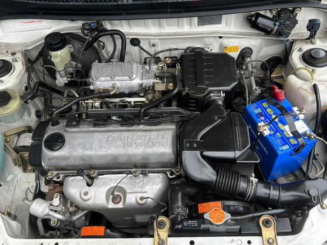 シャレード・ソシアル ＳＸ　純正５速マニュアル　修復歴無し　走行６１０００キロ　カセット・ラジオ再生　エアコン　パワステ（17枚目）