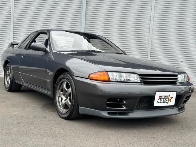 スカイライン ＧＴ－Ｒ　２．６　４ＷＤ　純正５速　ターボ　ワンオーナー　ＢＮＲ３２　ＲＢ２６ＤＥＴＴエンジン　第２世代ＧＴ－Ｒ　走行５４０００キロ　修復歴無し　フジツボマフラー（8枚目）