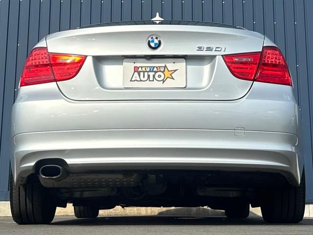 ３シリーズ ３２０ｉ　走行６０００キロ　ディーラー車　修復歴無し　ミラー内蔵ＥＴＣ　ドライブレコーダー　バックカメラ　キーレスエントリー　電動シート　ＭＴモード付（12枚目）