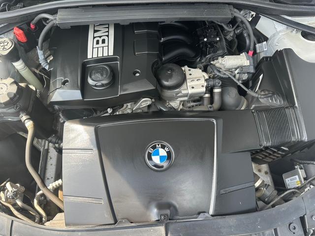 ３シリーズ ３２０ｉ　走行６０００キロ　ディーラー車　修復歴無し　ミラー内蔵ＥＴＣ　ドライブレコーダー　バックカメラ　キーレスエントリー　電動シート　ＭＴモード付（15枚目）