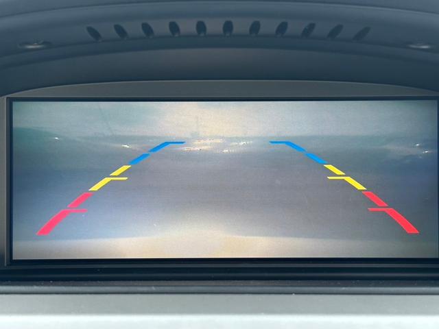 ３シリーズ ３２０ｉ　走行６０００キロ　ディーラー車　修復歴無し　ミラー内蔵ＥＴＣ　ドライブレコーダー　バックカメラ　キーレスエントリー　電動シート　ＭＴモード付（30枚目）